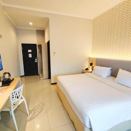 סמרינדה Royal Park Hotel מראה חיצוני תמונה