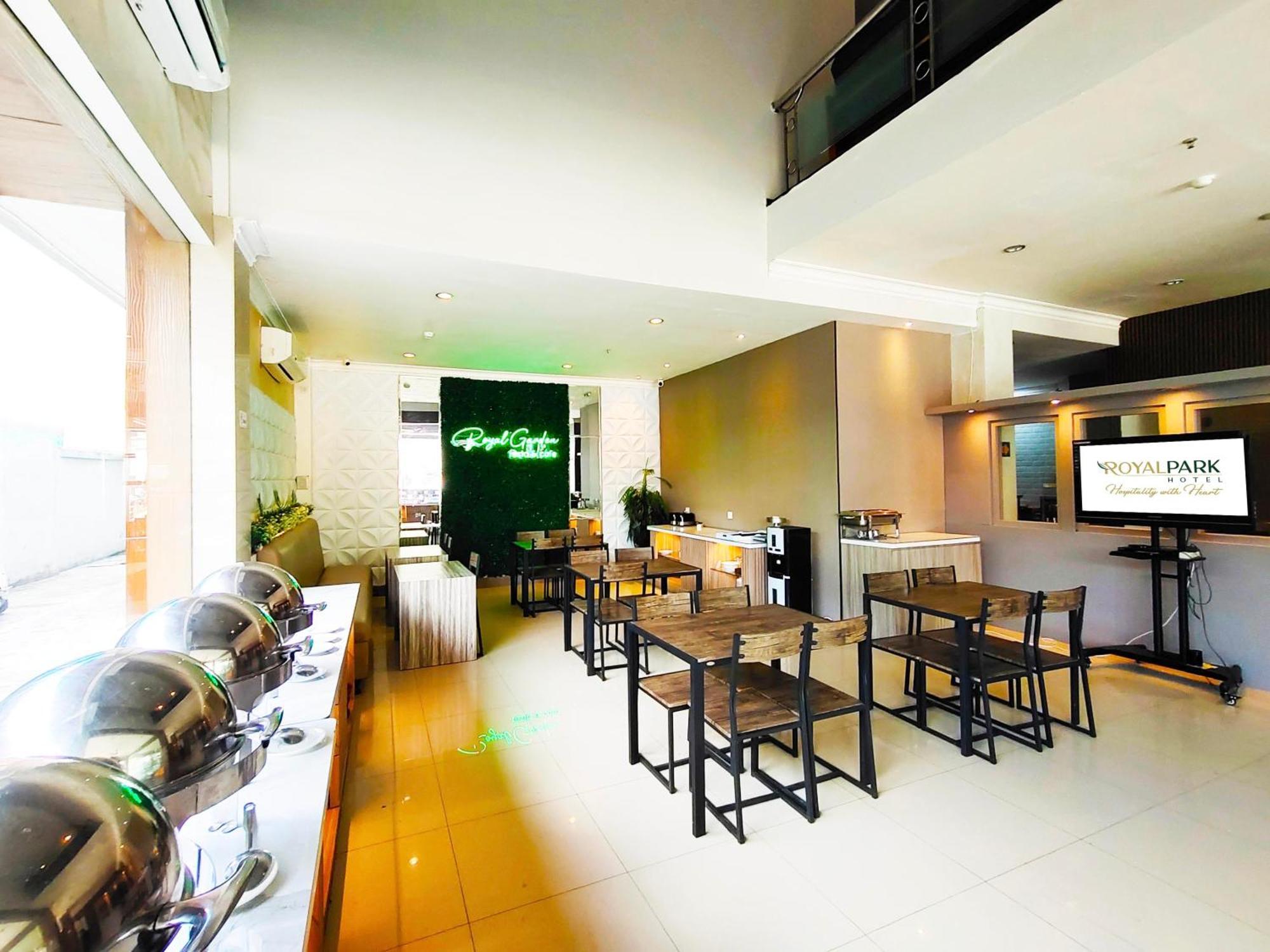 סמרינדה Royal Park Hotel מראה חיצוני תמונה