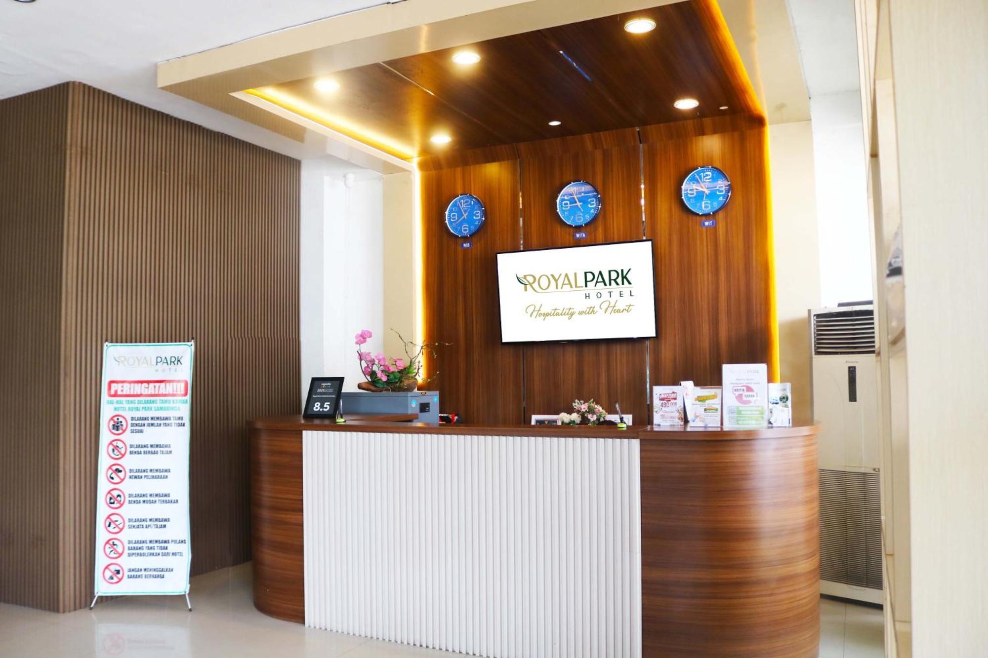 סמרינדה Royal Park Hotel מראה חיצוני תמונה