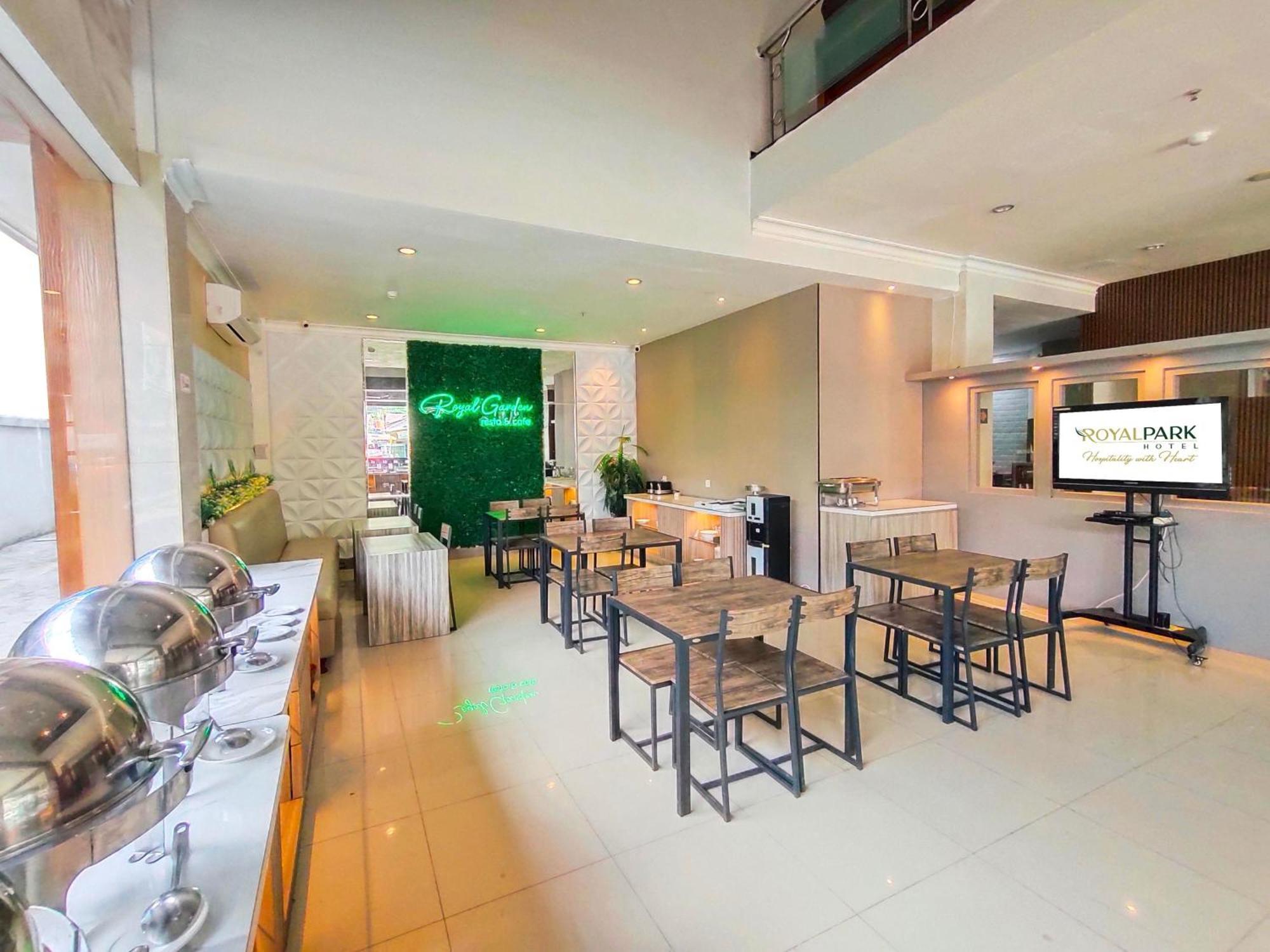 סמרינדה Royal Park Hotel מראה חיצוני תמונה