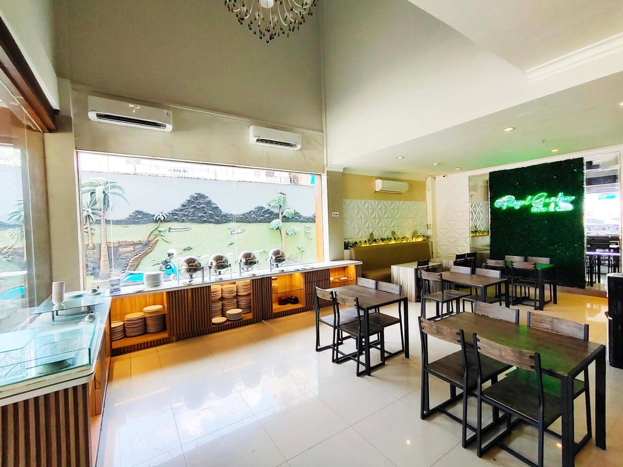 סמרינדה Royal Park Hotel מראה חיצוני תמונה