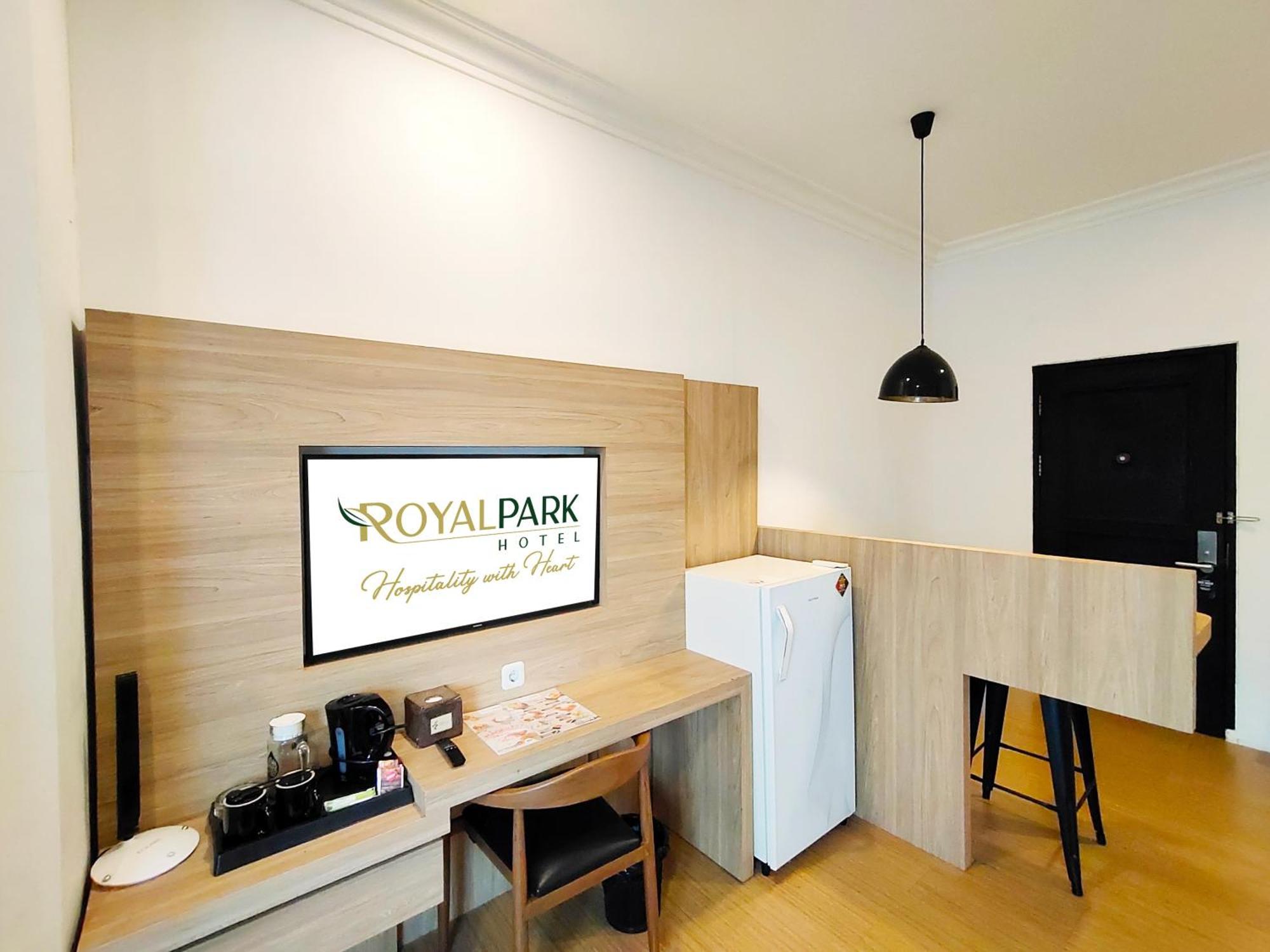 סמרינדה Royal Park Hotel מראה חיצוני תמונה