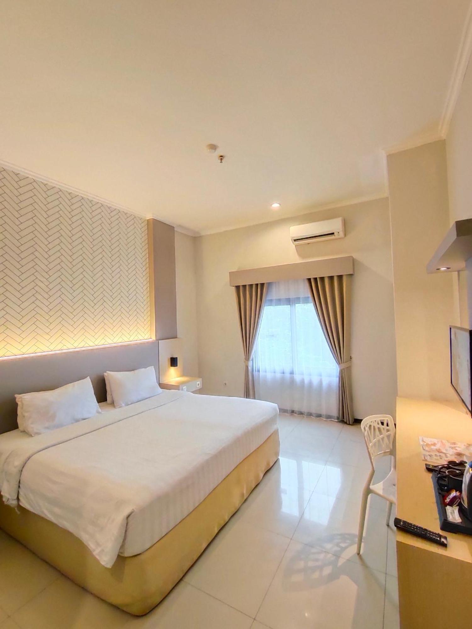 סמרינדה Royal Park Hotel מראה חיצוני תמונה